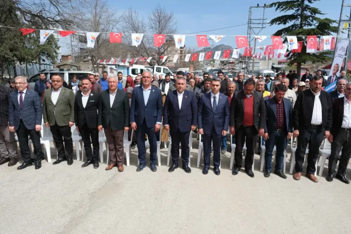 Pozantı’da Çilek Seferberliği: 900 Bin Yeni Fide Toprakla Buluştu!