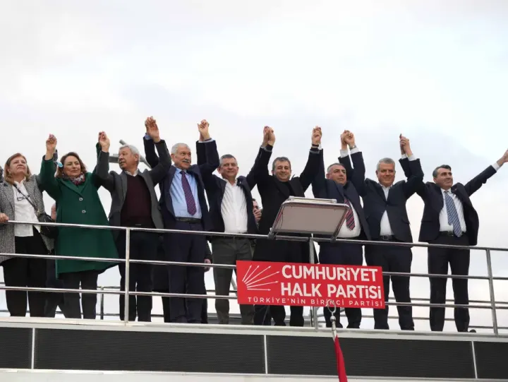 212 Gün Sonra Adana’ya Kavuştu: Zeydan Karalar’a Tarihi Karşılama