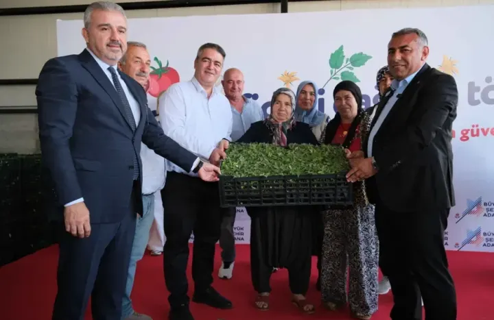Adana Büyükşehir’den Aladağ’a Dev Tarım Hamlesi: 400 Bin Domates Fidesi Dağıtıldı!