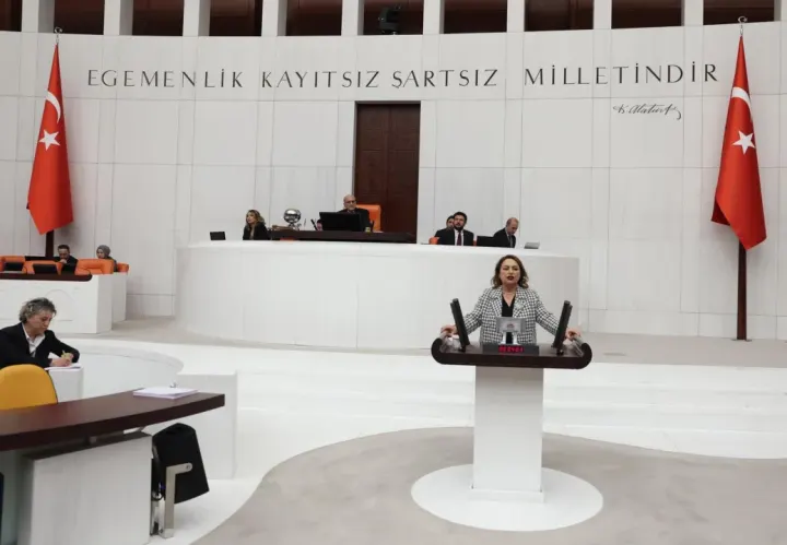 “Torba yasayla emeklinin hakkı, Varlık Fonu’yla milletin geleceği gasp Ediliyor”