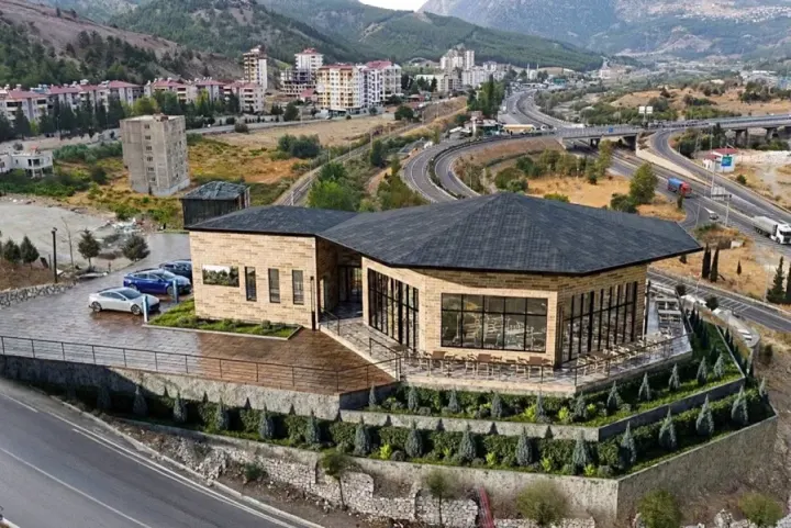 Pozantı’da Gençliğe Büyük Yatırım: Gençlik Merkezi Projesi Başladı