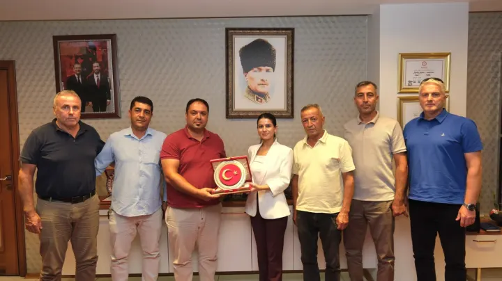 Kırsal Mahalle Muhtarlarından Ceyhan Belediye Başkan Vekili Yıldız’a Anlamlı Ziyaret!