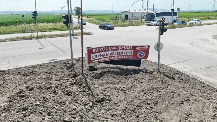Ceyhan’da Trafiğe Akıllı Dokunuş: Üçüncü Akıllı Kavşak Hizmete Açıldı!