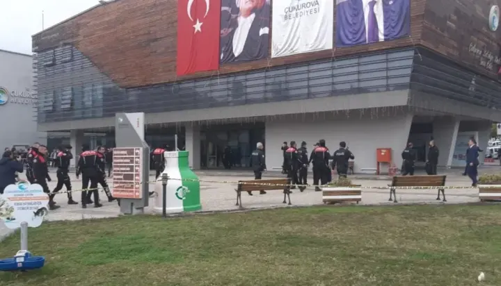 Adana’da Dev Soruşturma! Çukurova Belediyesi’ne Şafak Operasyonu: 44 Gözaltı