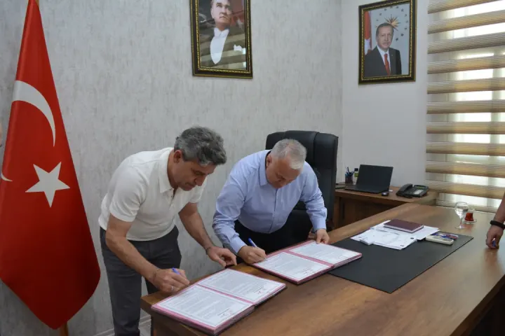 Ceyhan’da Dev Sosyal Dayanışma: Kaymakamlık ve Kızılay’dan Sıcak Yemek Protokolü