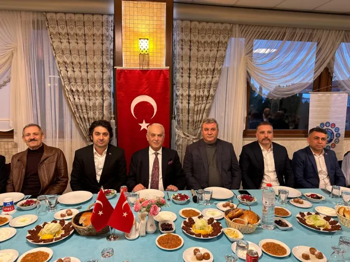 MHP Adana Teşkilatı ve Kamu-Sen’den Dev İftar: Birlik ve Beraberlik Mesajı