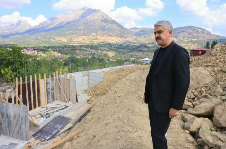 Pozantı’da Dev Yatırım: Kamışlı Mahallesi Kültür Merkezi Hızla Yükseliyor!
