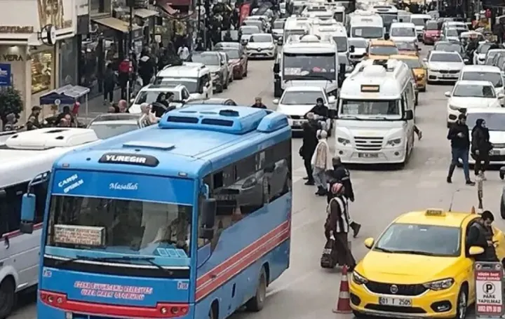Okullar Açıldı, Trafikte Dikkat Zamanı: Sürücülere Okul Bölgesi Çağrısı!