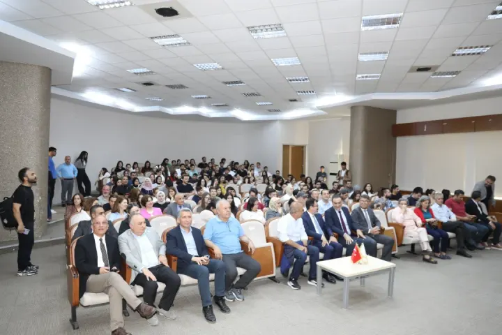 ÇÜ’de Sürdürülebilir Teknolojiler Konuşuldu: Anahtar Nano malzemeler