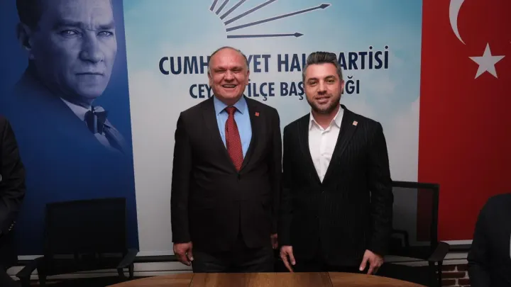 CHP Ceyhan’da Yeni Dönem: Ahmet Vurucu Oy Birliğiyle Başkan Seçildi!