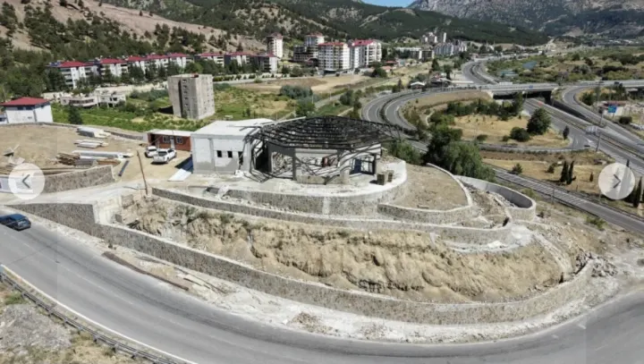 Pozantı’da Dev Eser Yükseliyor: Gençlik Merkezi İçin Geri Sayım Başladı!