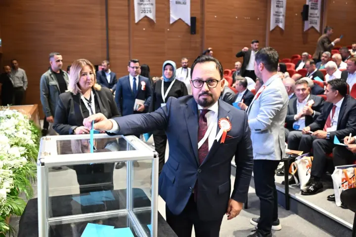 Çukurova Belediyeler Birliği’nde Güven Tazeledi: Bilal Uludağ Yeniden Başkan!