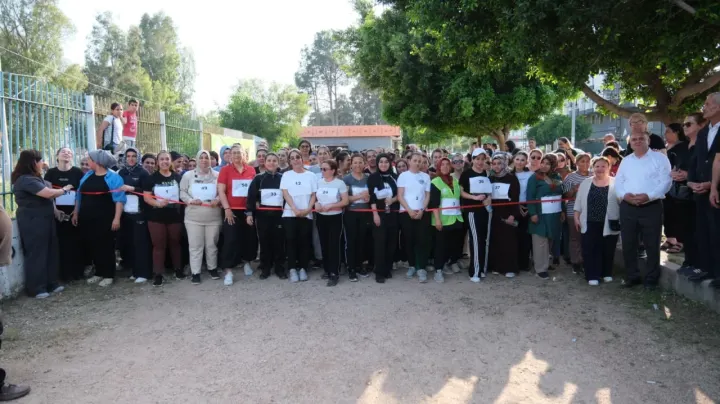 Ceyhan’da Anneler Günü Koşusu: Sevgi Parkurunda Binlerce Adım Atıldı!
