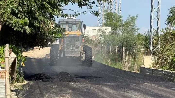 Yumurtalık’ta Yol Seferberliği: Mahallelerin İhtiyaçları Bir Bir Çözüme Kavuşuyor