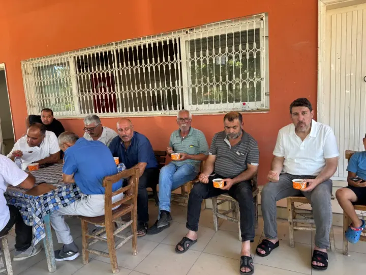 Ceyhan Isırganlı Köyü’nde Aşure Günü Bereketi: Dernek Kültürel Mirasa Sahip Çıktı