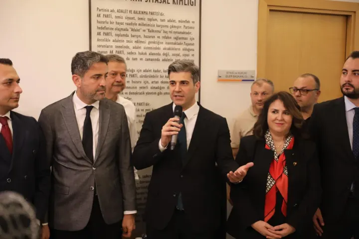 AK Parti Adana’da Mustafa Özkan Dönemi Resmen Başladı: Teşkilat Binada Kenetlendi!