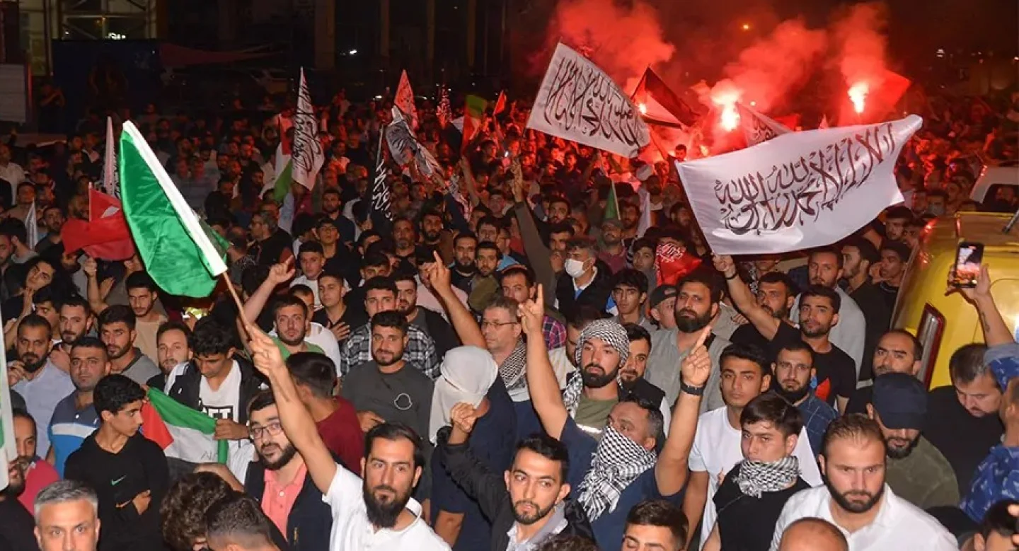 Adana’da İsrail Protestosu: ABD Konsolosluğu Önünde Toplandılar