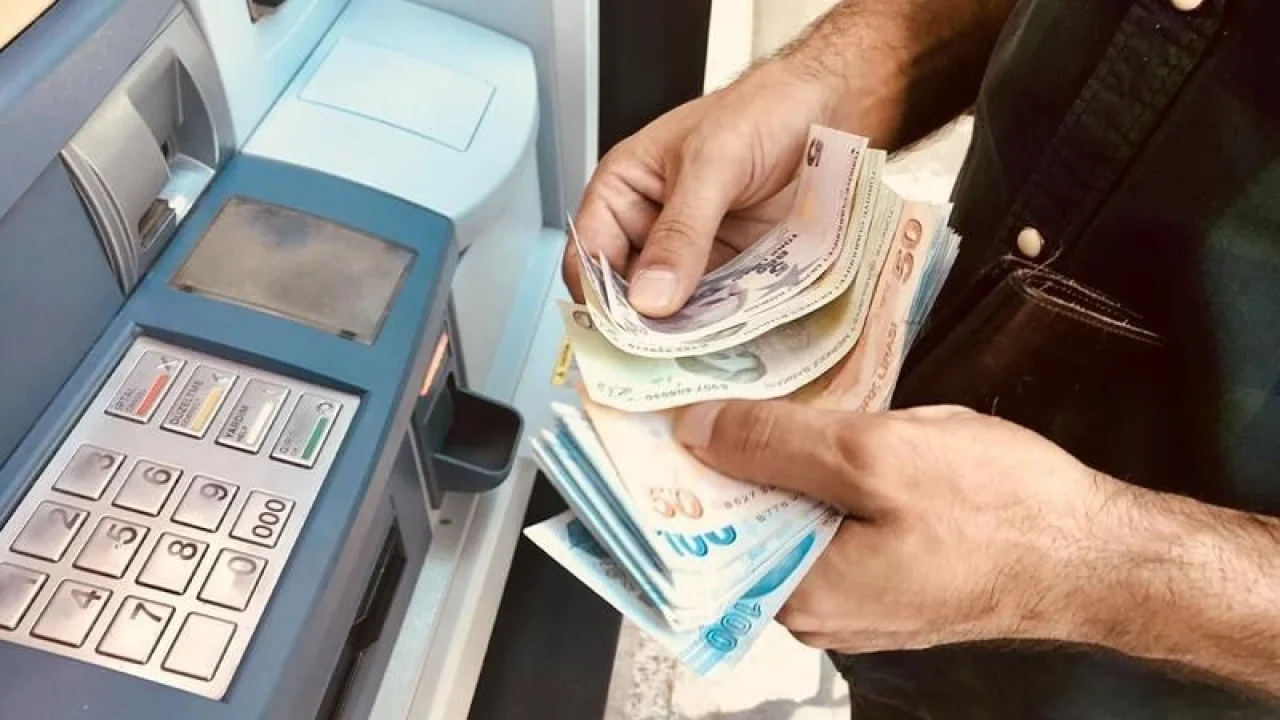 Emekli ve Asgari Ücretliler Temmuz Zammını Bekliyor: Uzmandan Net Tahminler