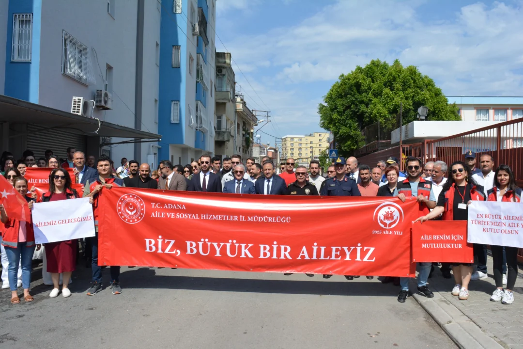 Ceyhan’da “Aile Yılı”na Özel Farkındalık Yürüyüşü Düzenlendi