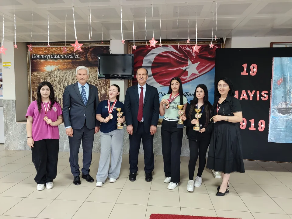 Atakent Borsa İstanbul Kız Meslek Lisesi’nden Kan Bağışında Adana Rekoru
