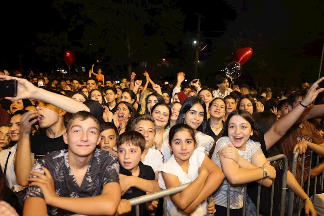 Pozantı Kurtuluş Günü’nde SEFO Fırtınası Esti: 23.500 Kişi Katıldı!