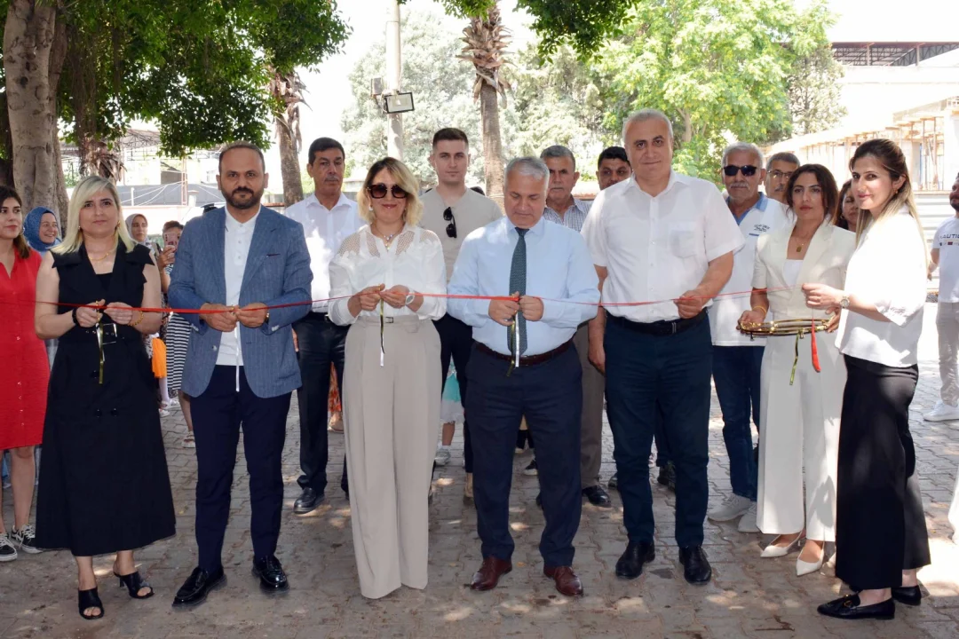 Kaymakam Kurtyemez, ADEM Sergisinin Açılışını Gerçekleştirdi