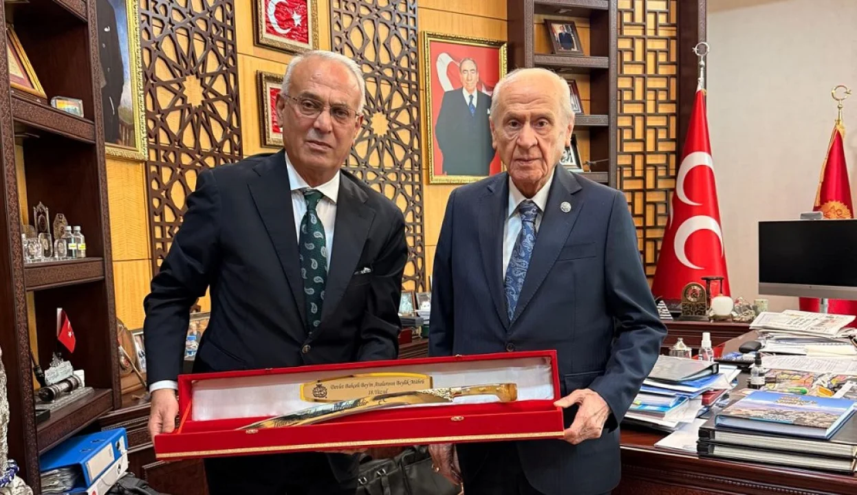 MHP Lideri Devlet Bahçeli’ye Adana’dan anlamlı hediye!