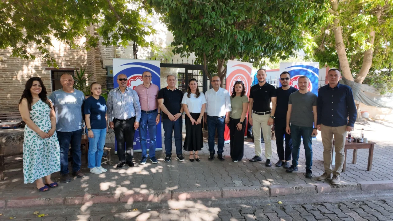 ATÜ, DünyanınEn Büyük Bilim Kafe Etkinliğine Tarihi Mekânda Ev Sahipliği Yaptı