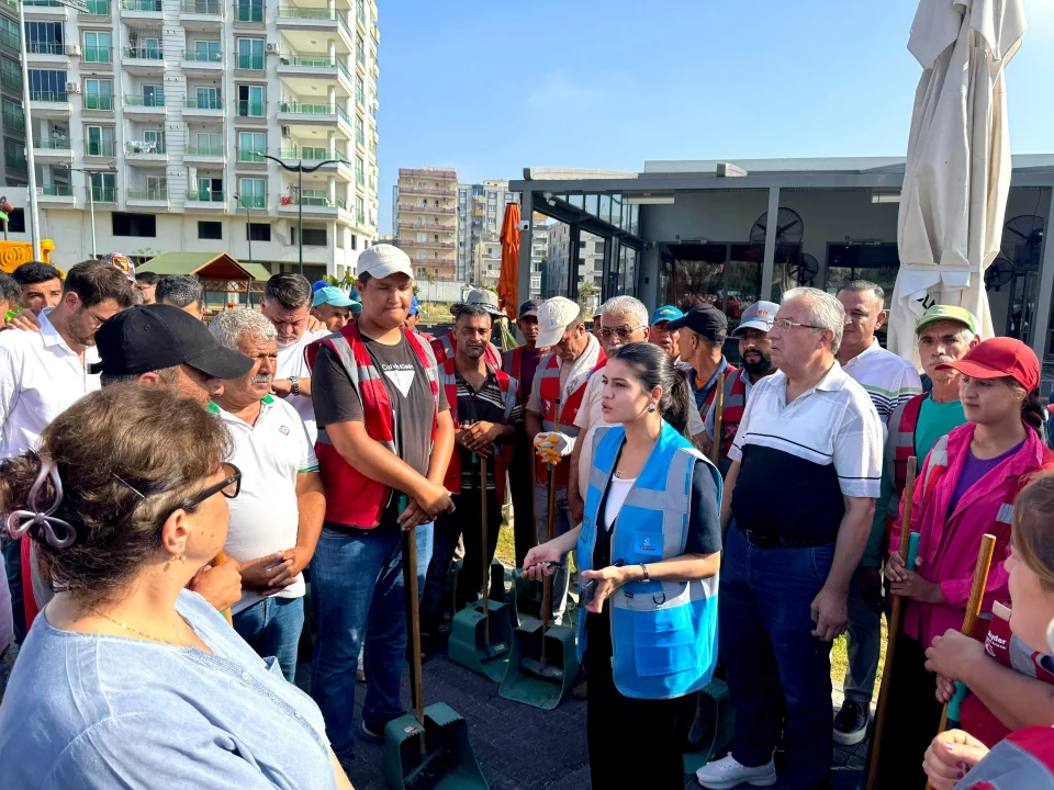 -Ceyhan Belediyesi’nden Aşırı Sıcaklara Karşı “Esnek Mesai” Uygulaması