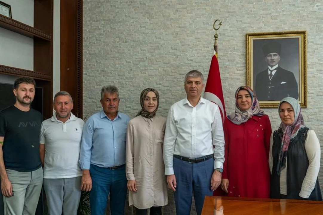 Adana Karaisalı’da Tavukçuluk Projelerine Dev Hibe