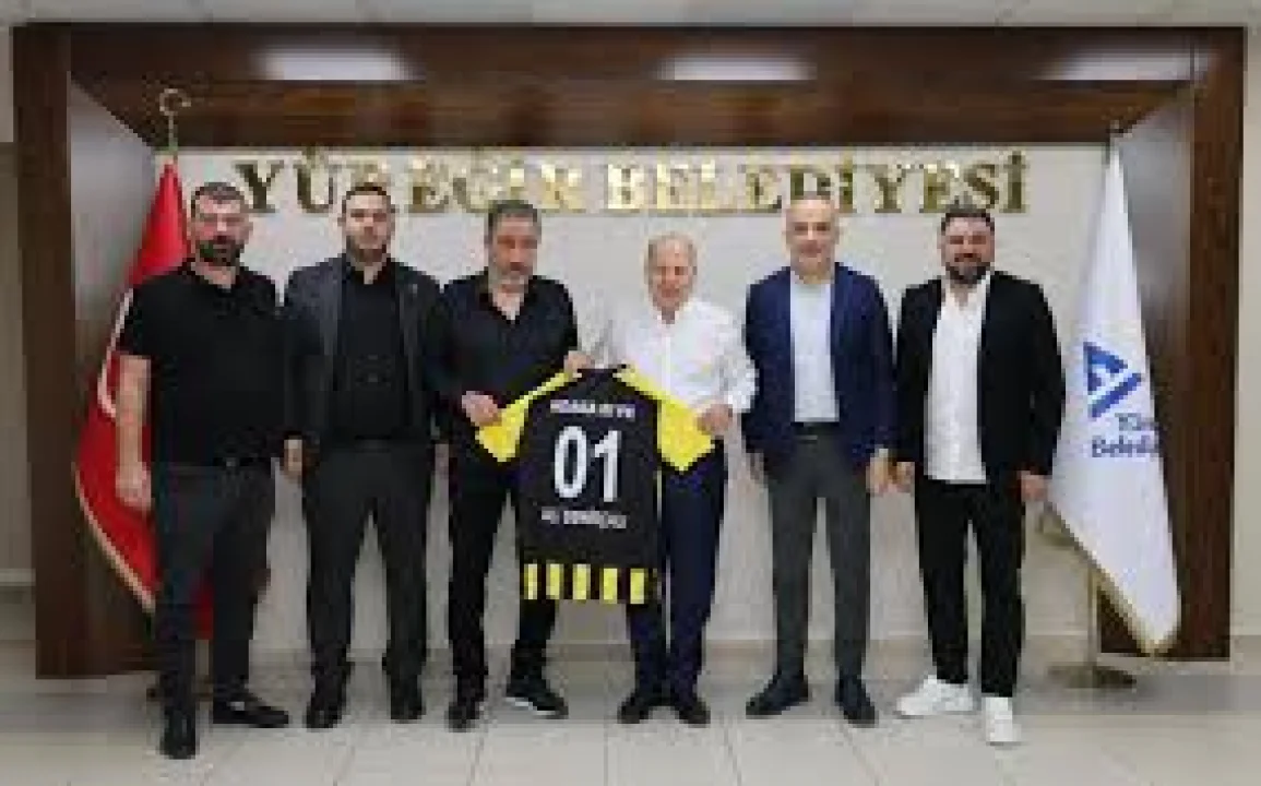 Adana 01 FK Yönetimi, Başkan Vekili Güngör Geçer’i Ziyaret Etti