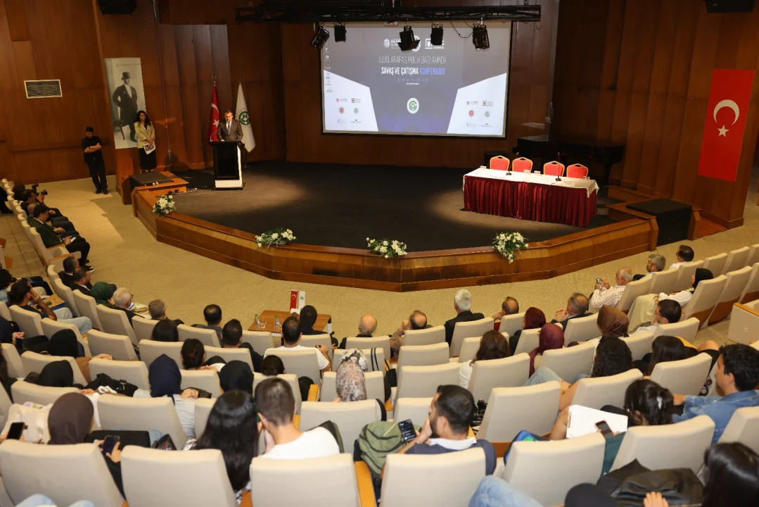 Çukurova Üniversitesi “Uluslararası Hukuk Bağlamında Savaş ve Çatışma” Konferansına Ev Sahipliği Yaptı