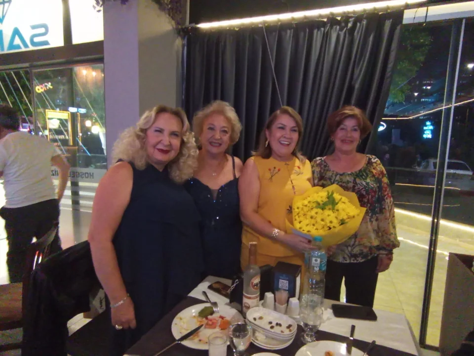 MENEJER AYSEL ÖZDAMAR’IN ÇİFTE MUTLULUĞU