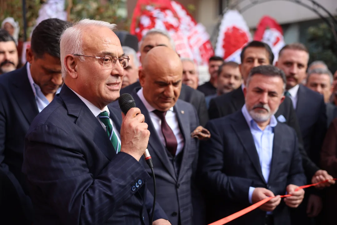 MHP Adana’da Hedef Büyüttü! Yeni Hizmet Binası Coşkuyla Açıldı