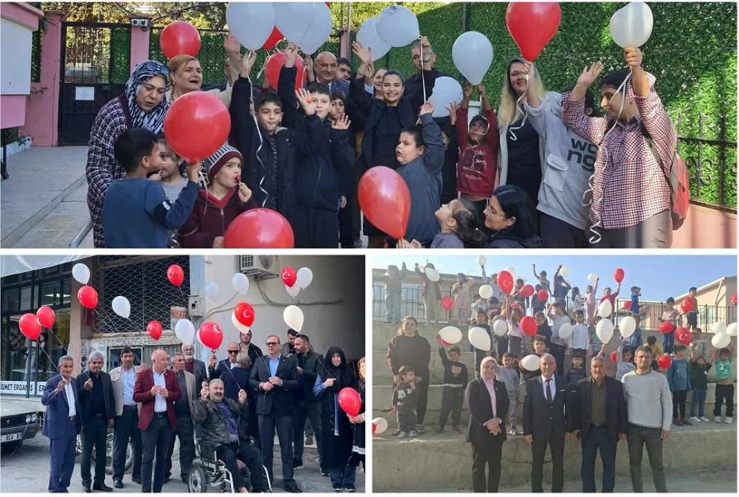 Kırmızı beyaz renklerle birlik beraberlik mesajı...