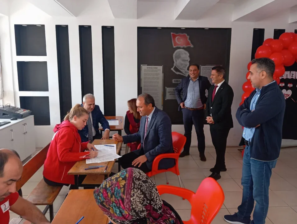 Cengiz Topel İlkokulu’nda İyilik Buluşması: Minikler Eğlendi, Yetişkinler Kan Verdi