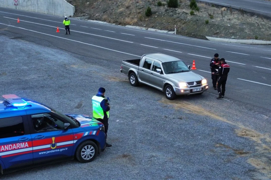 Pozantı’da Emniyet ve Jandarma Kasım Ayı Faaliyet Raporunu Açıkladı