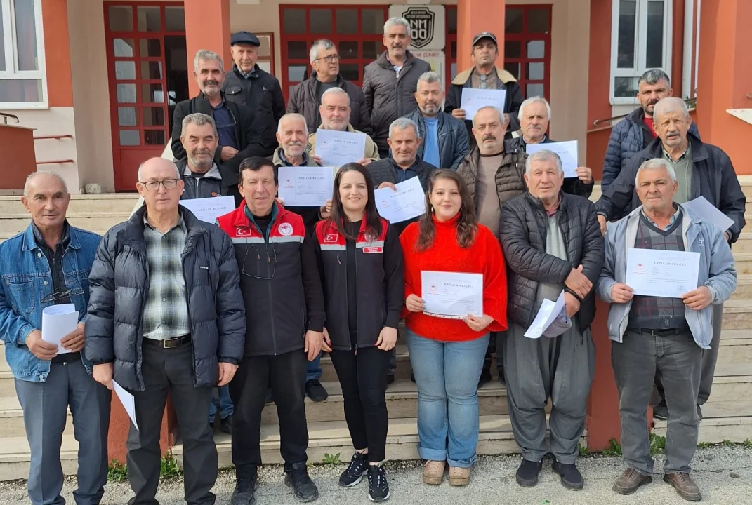 TAYEM’in Çiftçi Eğitimleri Devam Ediyor: Zeytin ve Süs Bitkileri Yetiştiriciliği Eğitimleri Tamamlandı