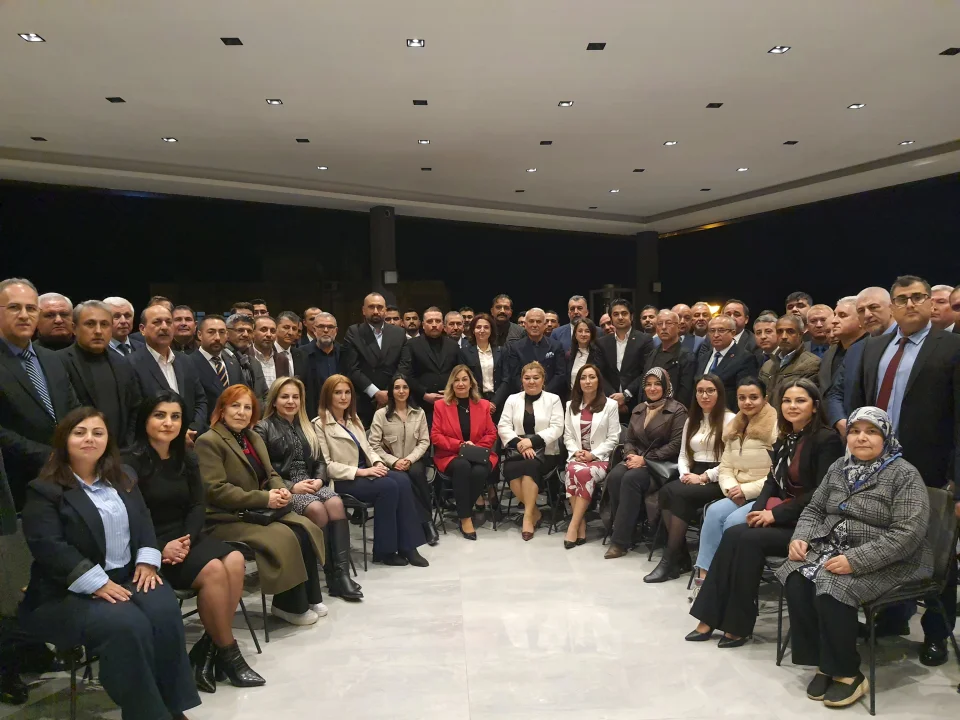 “Türkiye Kamu-Sen, çalışma hayatına kattığı değerler ve ilkeli duruşuyla güven veriyor.”