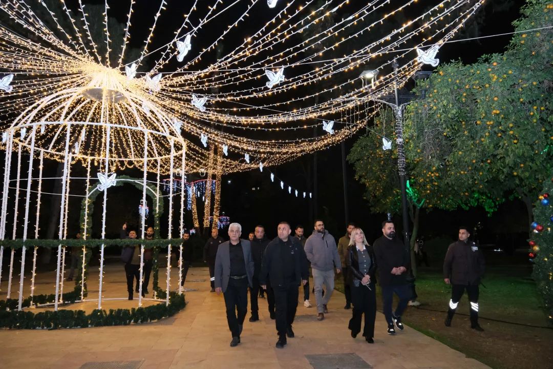 Adana’da Yeni Yıl Coşkusu: 10 Farklı Noktada Işık Gösterisi!