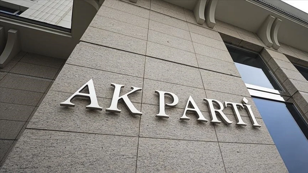AK PARTİ CEYHAN İLÇE BAŞKANLIĞI İÇİN ÜÇ ADAY GENEL MERKEZ’E ÇAĞRILDI