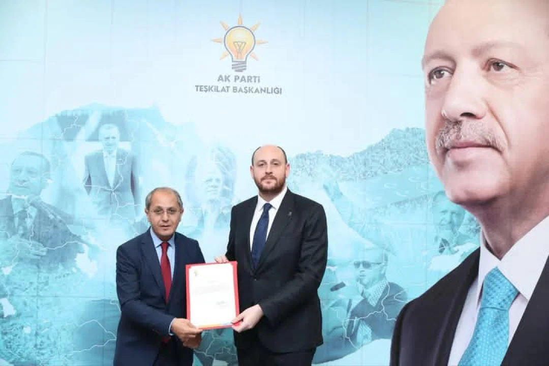 AK Parti Ceyhan İlçe Başkanlığına Atanan Av. Bülent Demirel Görevi Devraldı