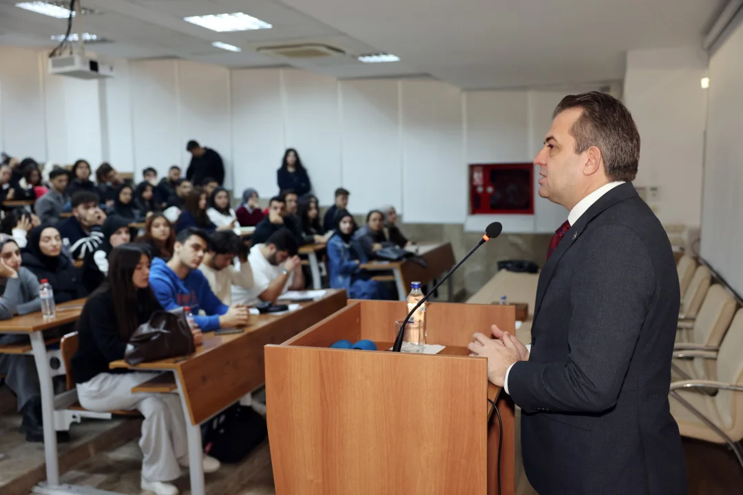 Rektör–Öğrenci Buluşmalarında Sıradaki Durak: Abdi Sütcü Sağlık Hizmetleri MYO