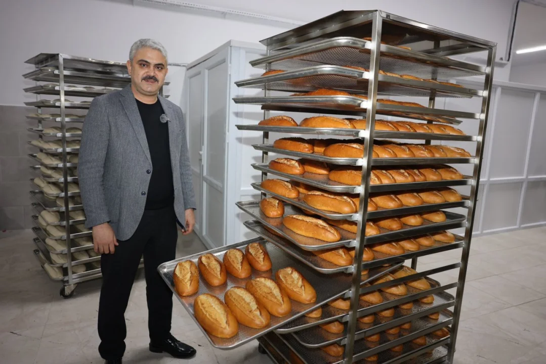 Pozantı Belediyesi Halk Ekmek Fabrikası Üretime Başladı: Ekmek 9 TL