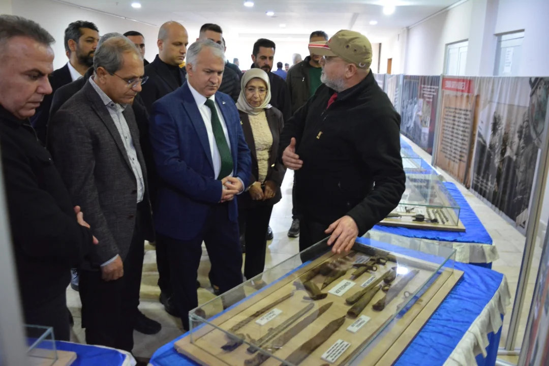 Kaymakam Kurtyemez, Çanakkale Gezici Müzesi Açılışına Katıldı