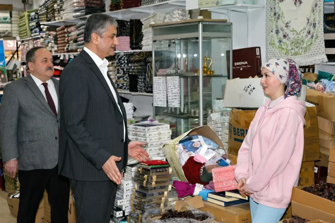 Vali Mustafa Yavuz Adana’nın Kalbinde: Esnafla Sohbet, Öğrencilerle İftar!