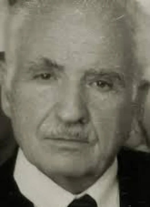 Dr. Kazım Mutlu Kimdir?