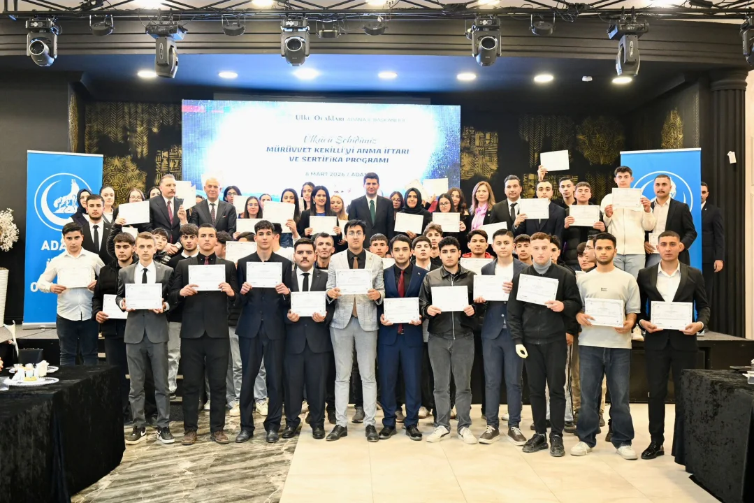 Adana’da Ülkü Ocakları Zirvesi: Akdeniz’in Şampiyonu Adana, Geleceğin Anahtarı Teknoloji!