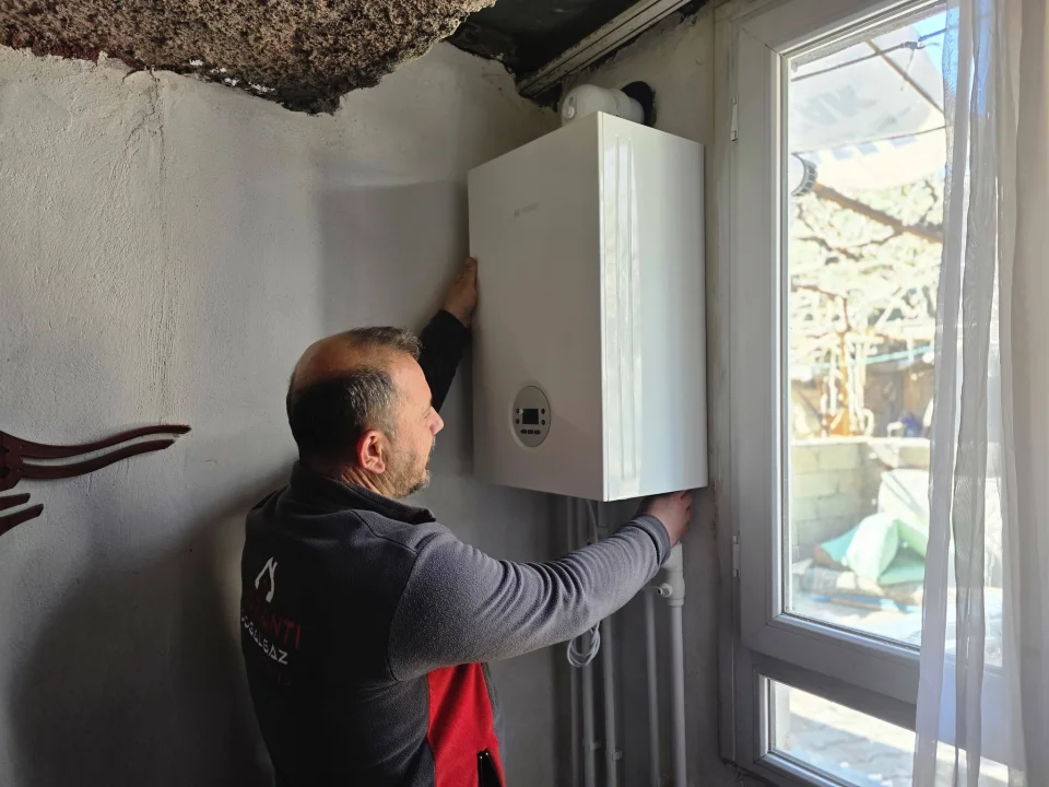 Pozantı’da Ali Avan Sözünü Tuttu: 40 Aile Daha Doğalgaz Konforuna Kavuştu