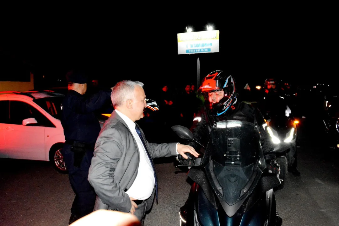 Ceyhan’da Huzur ve Güven Mesaisi: Kaymakam Kurtyemez Denetim Noktalarındaydı